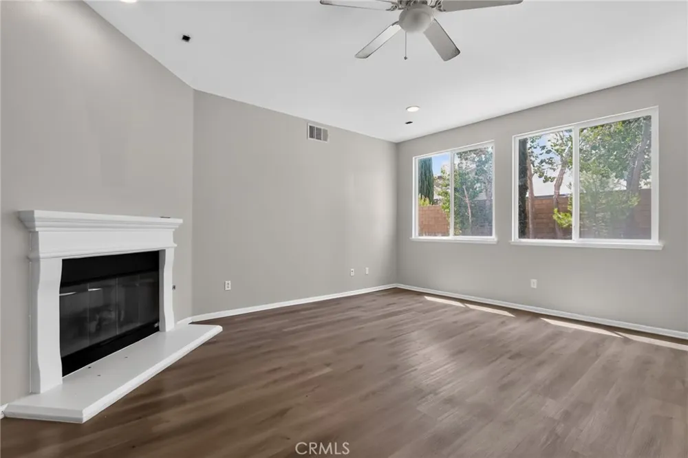 42437 71st W Lancaster, CA 93536