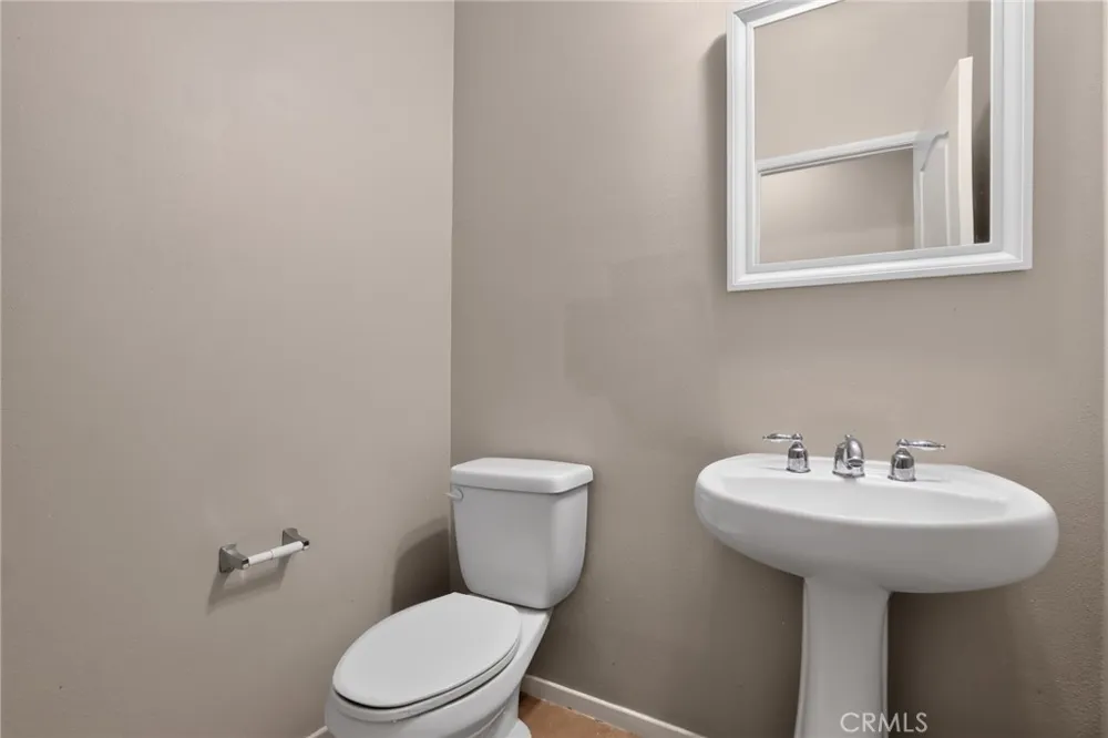 42437 71st W Lancaster, CA 93536