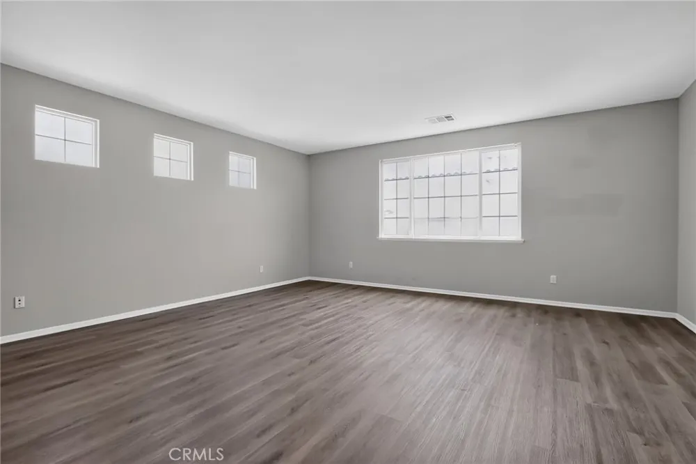 42437 71st W Lancaster, CA 93536