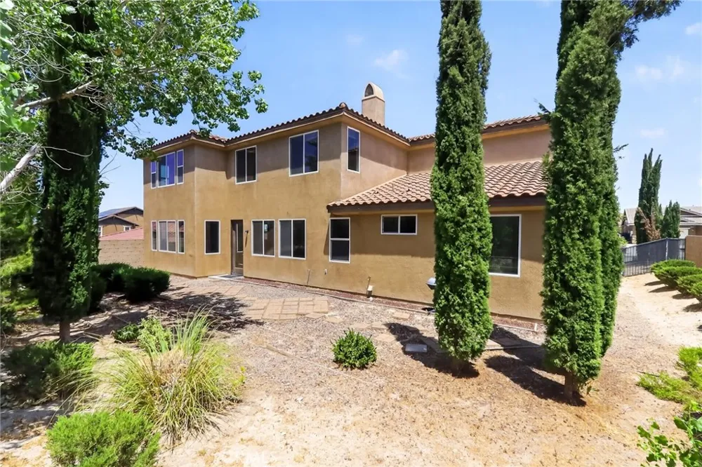 42437 71st W Lancaster, CA 93536