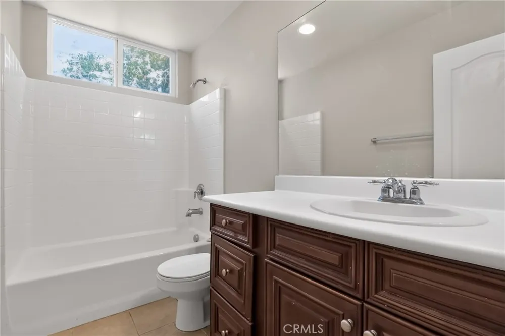 42437 71st W Lancaster, CA 93536