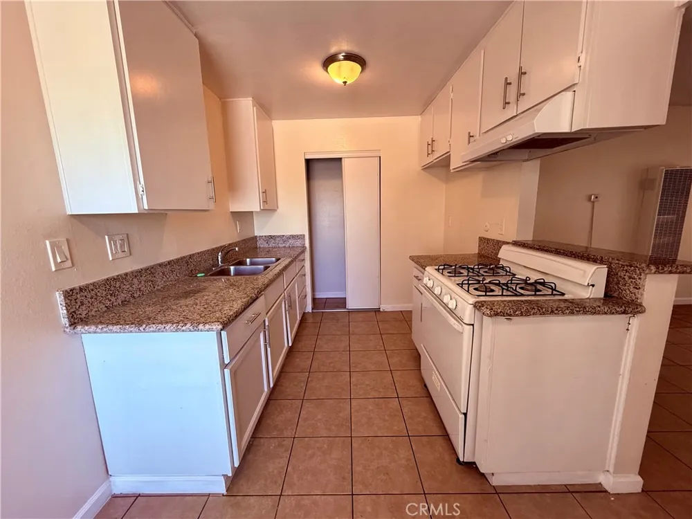 3300 W Orange Avenue #6 Anaheim, CA 92804