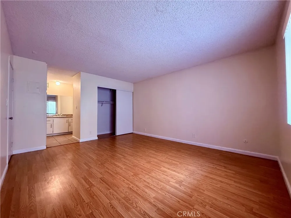 3300 W Orange Avenue #6 Anaheim, CA 92804