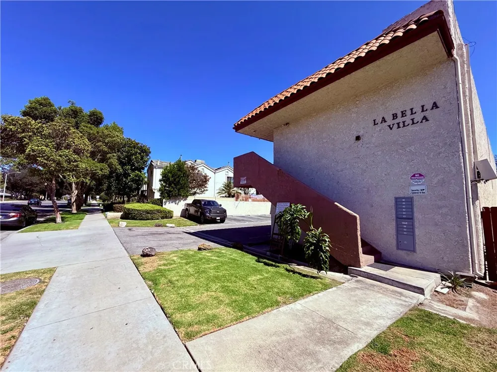 3300 W Orange Avenue #6 Anaheim, CA 92804