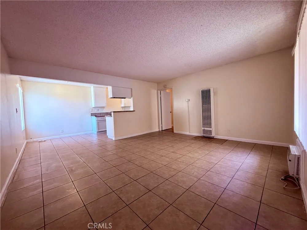 3300 W Orange Avenue #6 Anaheim, CA 92804