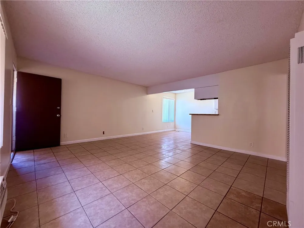 3300 W Orange Avenue #6 Anaheim, CA 92804