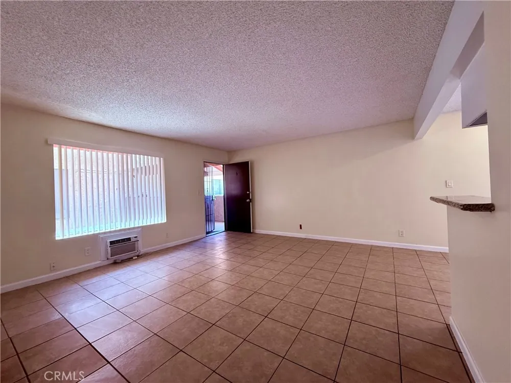 3300 W Orange Avenue #6 Anaheim, CA 92804