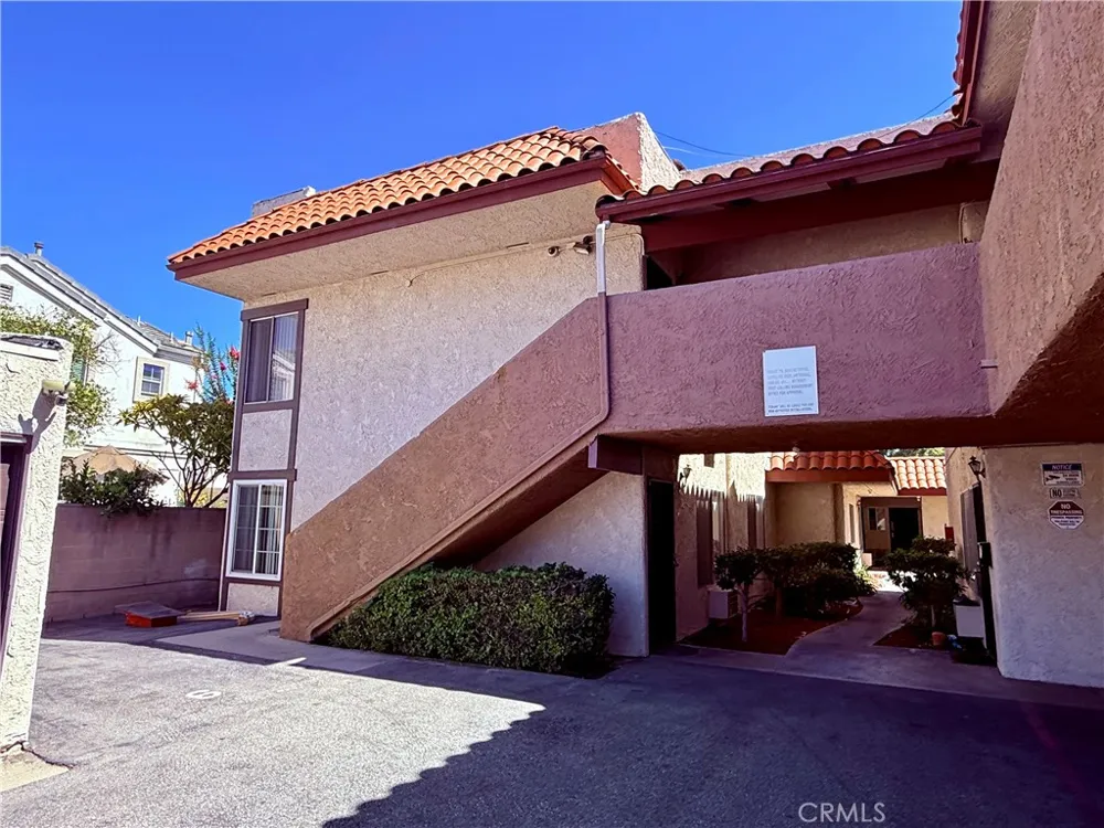 3300 W Orange Avenue #6 Anaheim, CA 92804