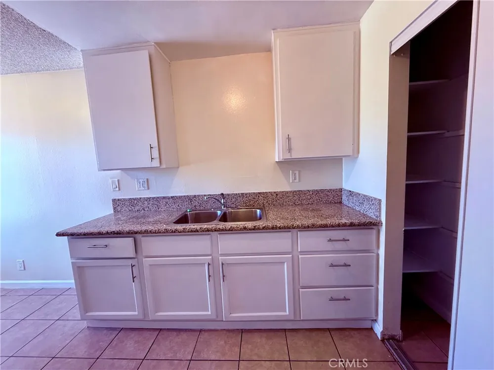 3300 W Orange Avenue #6 Anaheim, CA 92804