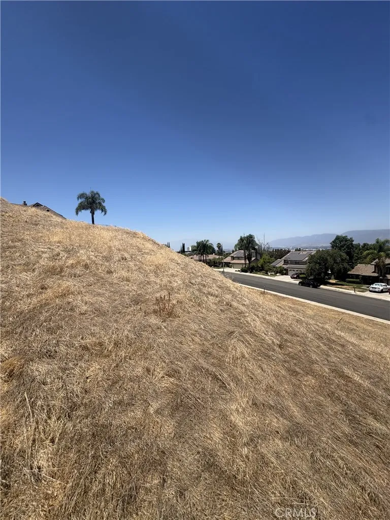25451 Huron Loma Linda, CA 92354