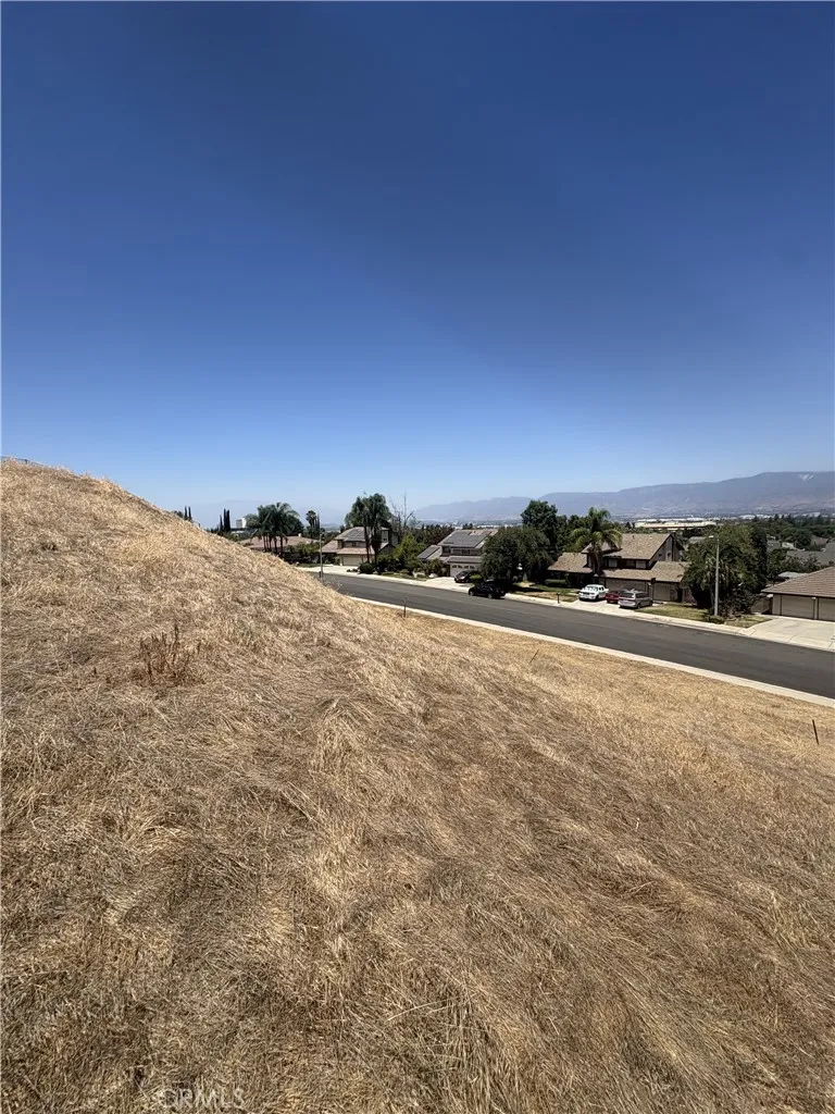 25451 Huron Loma Linda, CA 92354