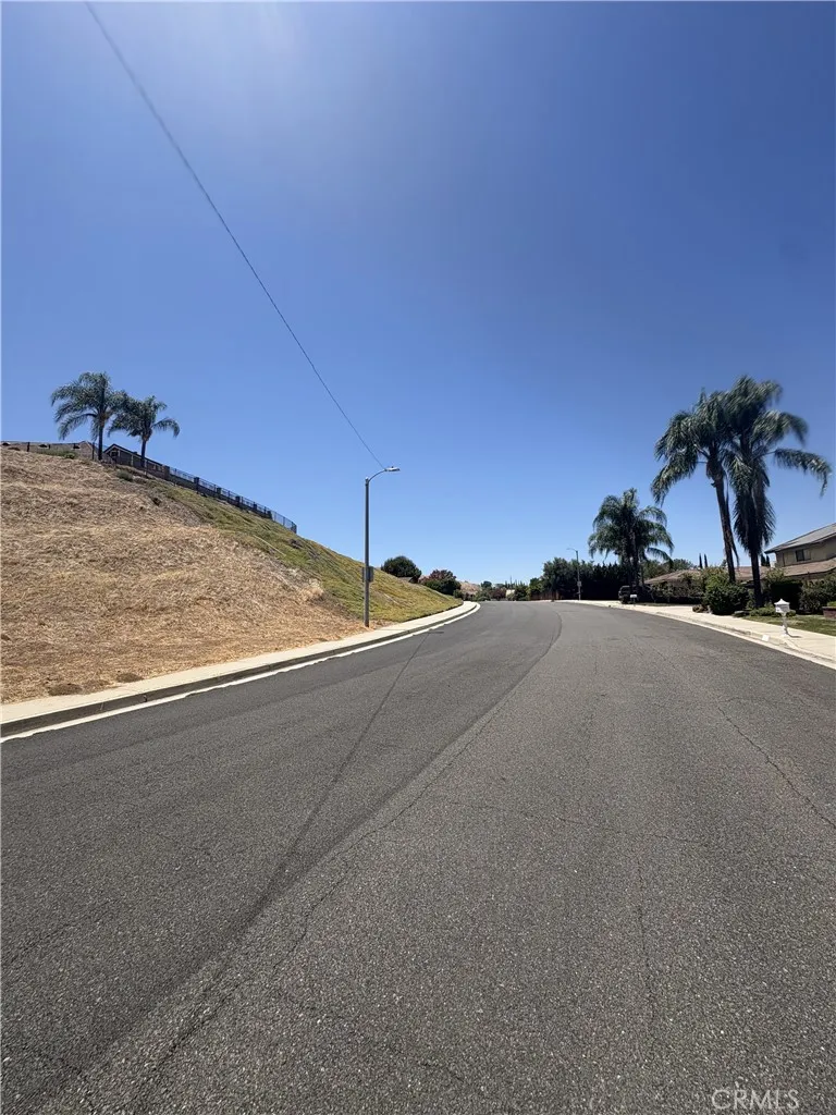 25451 Huron Loma Linda, CA 92354