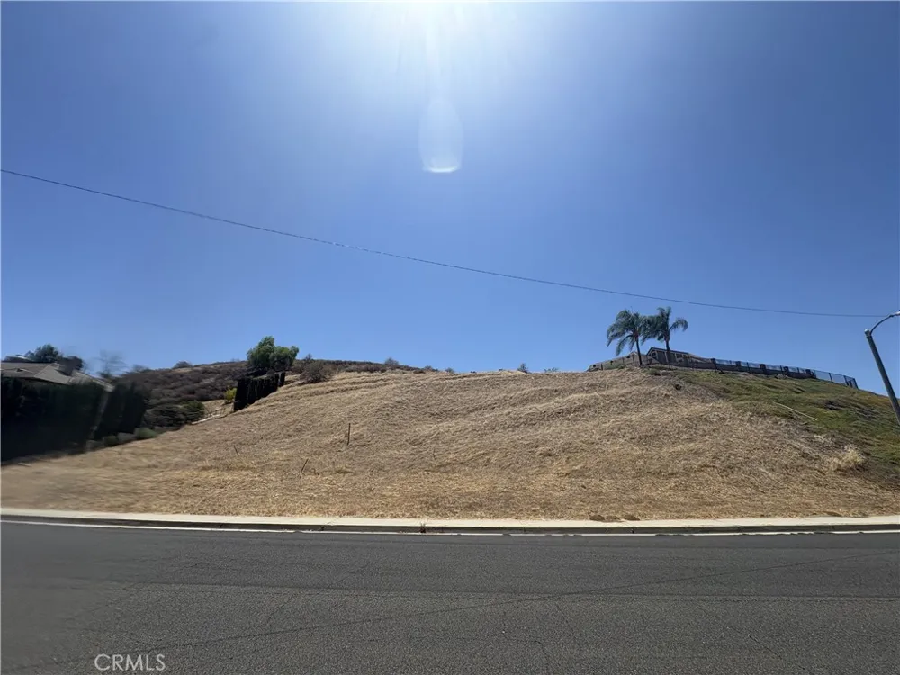 25451 Huron Loma Linda, CA 92354