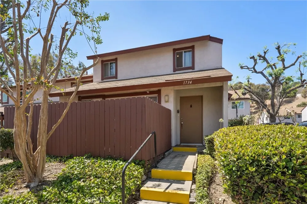 1734 Bradbury Drive #74 Montebello, CA 90640