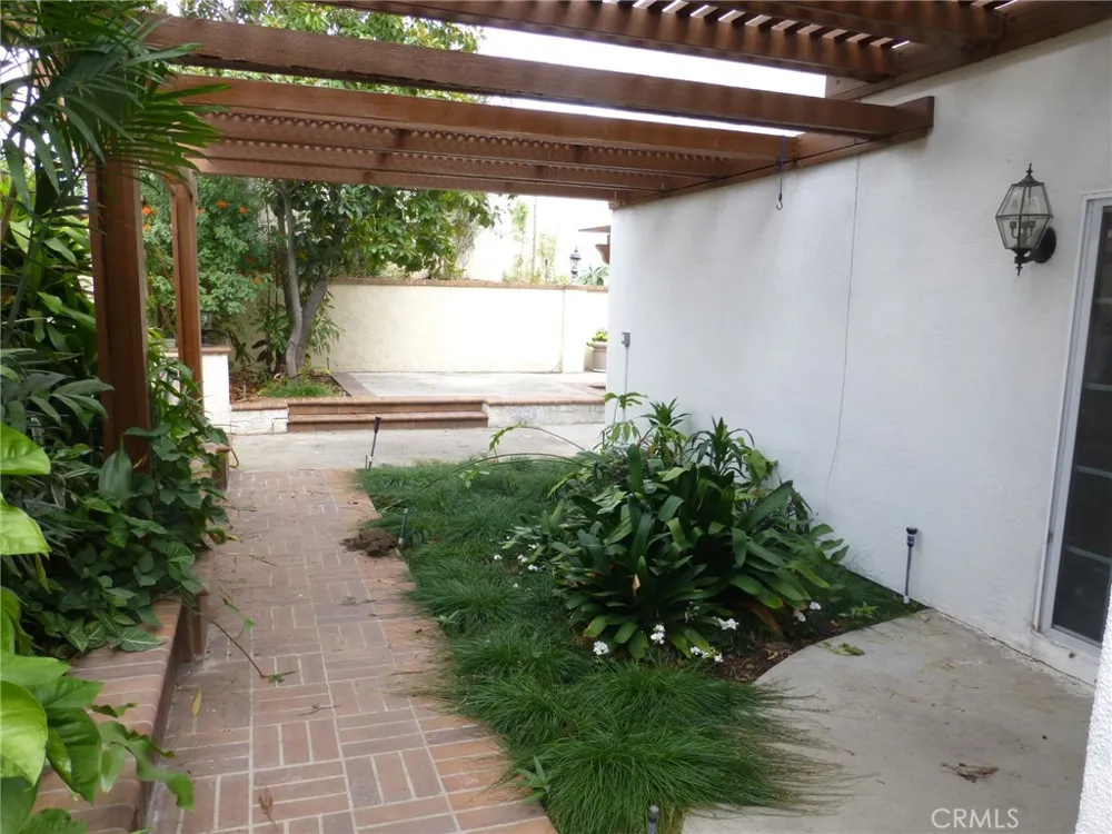 19661 Bluefield Yorba Linda, CA 92886