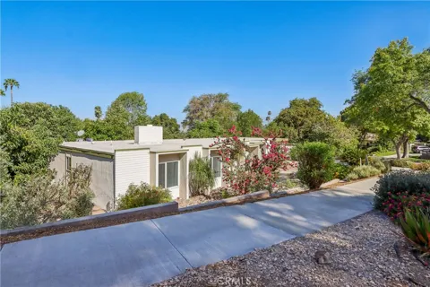 1184 Lyndhurst