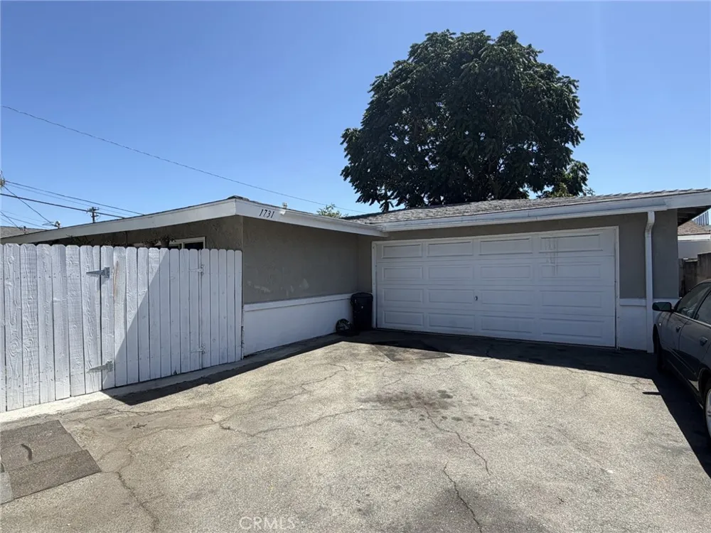 1735 W Washington Santa Ana, CA 92706
