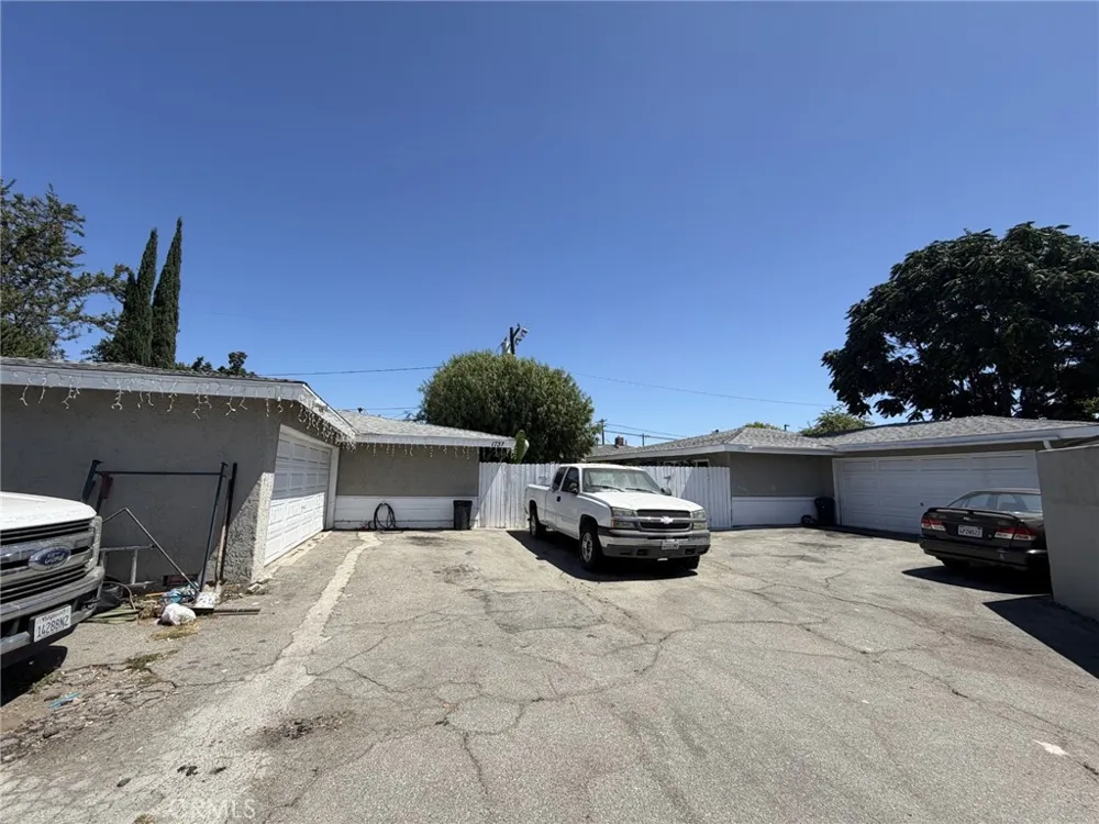 1735 W Washington Santa Ana, CA 92706