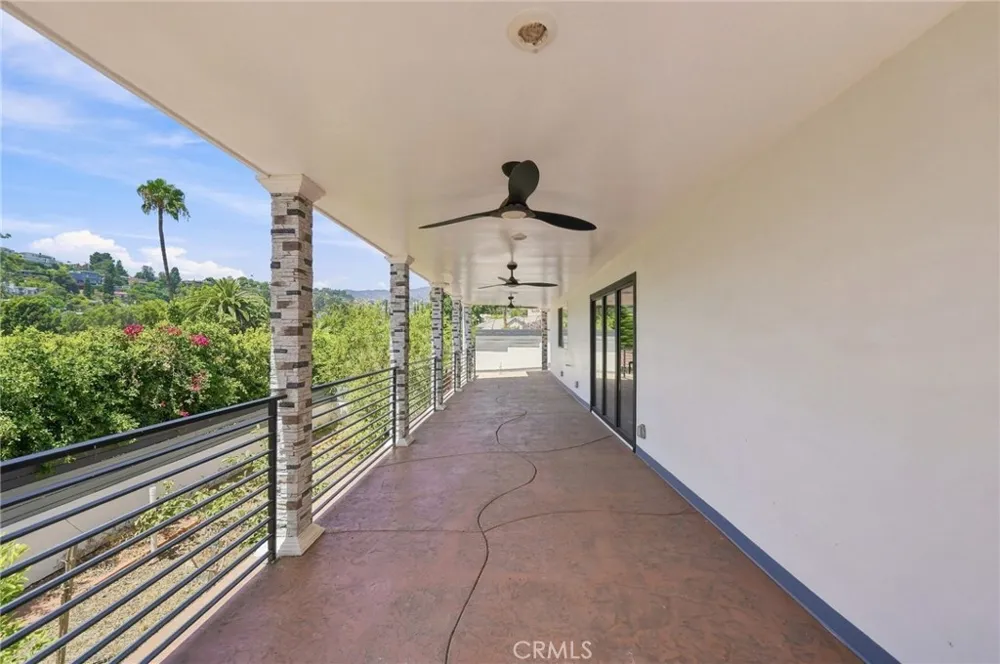 6002 Graciosa Los Angeles, CA 90068