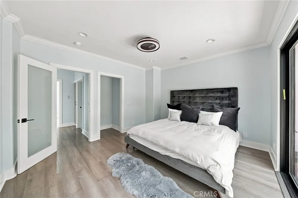 6002 Graciosa Los Angeles, CA 90068