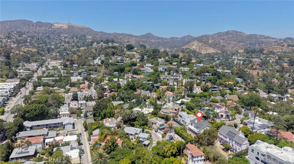 6002 Graciosa Los Angeles, CA 90068