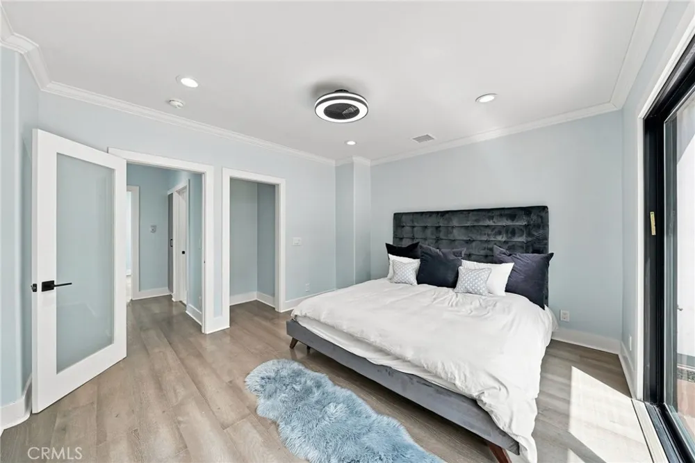 6002 Graciosa Los Angeles, CA 90068