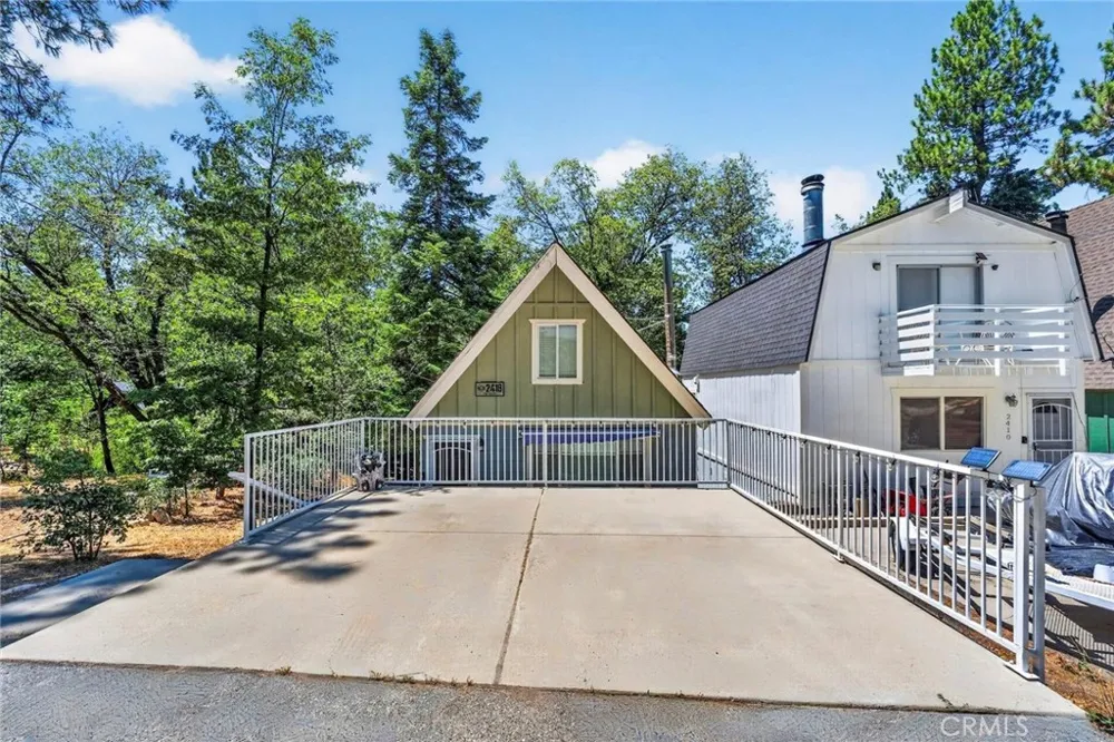 2418 Fir Running Springs, CA 92382