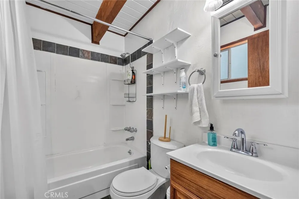 2418 Fir Running Springs, CA 92382