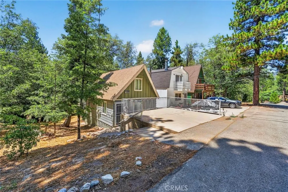 2418 Fir Running Springs, CA 92382