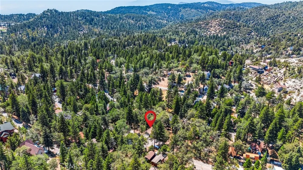 2418 Fir Running Springs, CA 92382