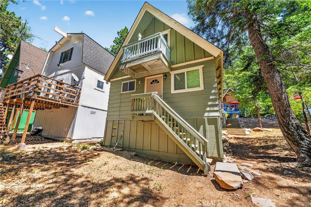 2418 Fir Running Springs, CA 92382