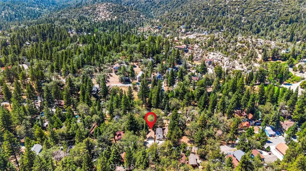 2418 Fir Running Springs, CA 92382