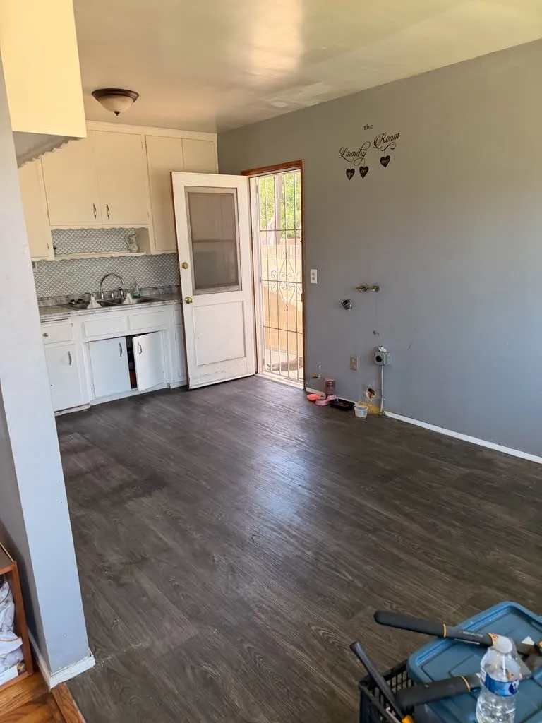 9617 Walnut Bellflower, CA 90706