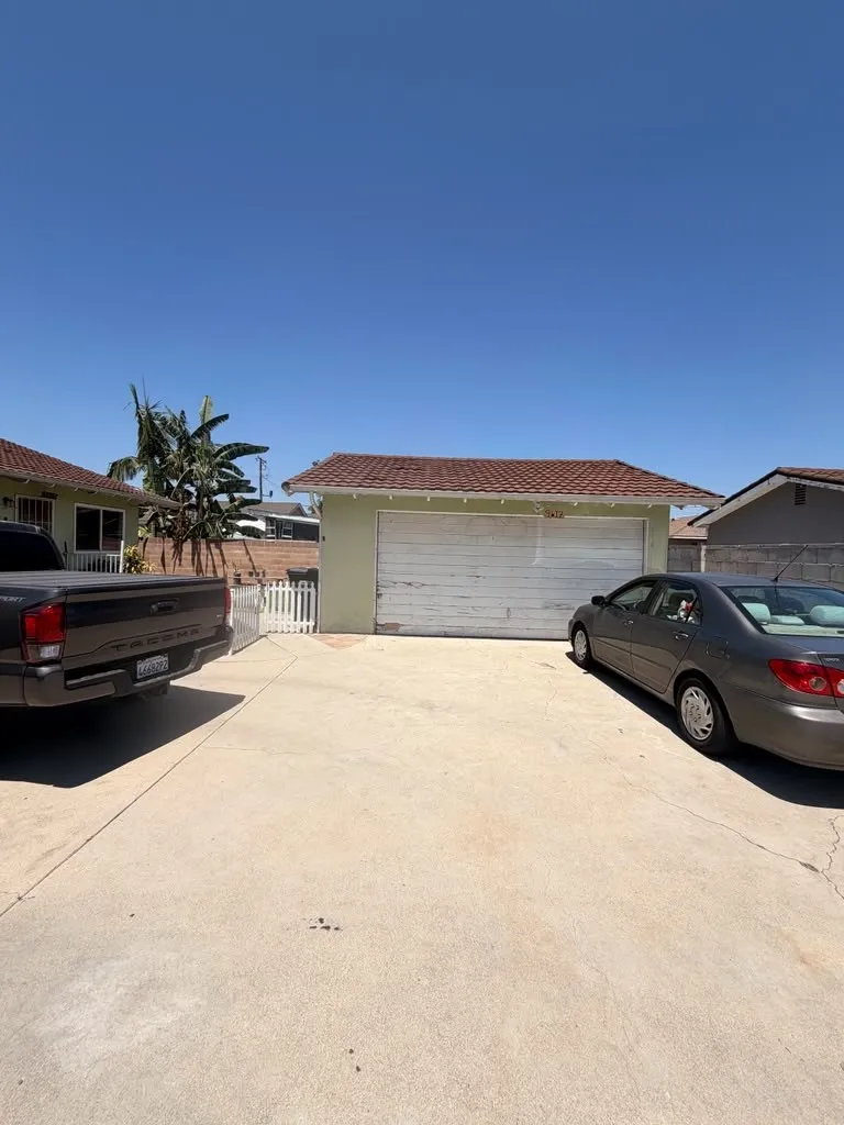 9617 Walnut Bellflower, CA 90706