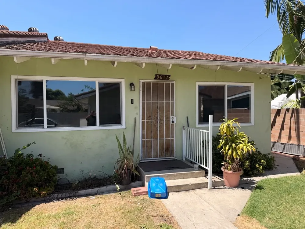 9617 Walnut Bellflower, CA 90706