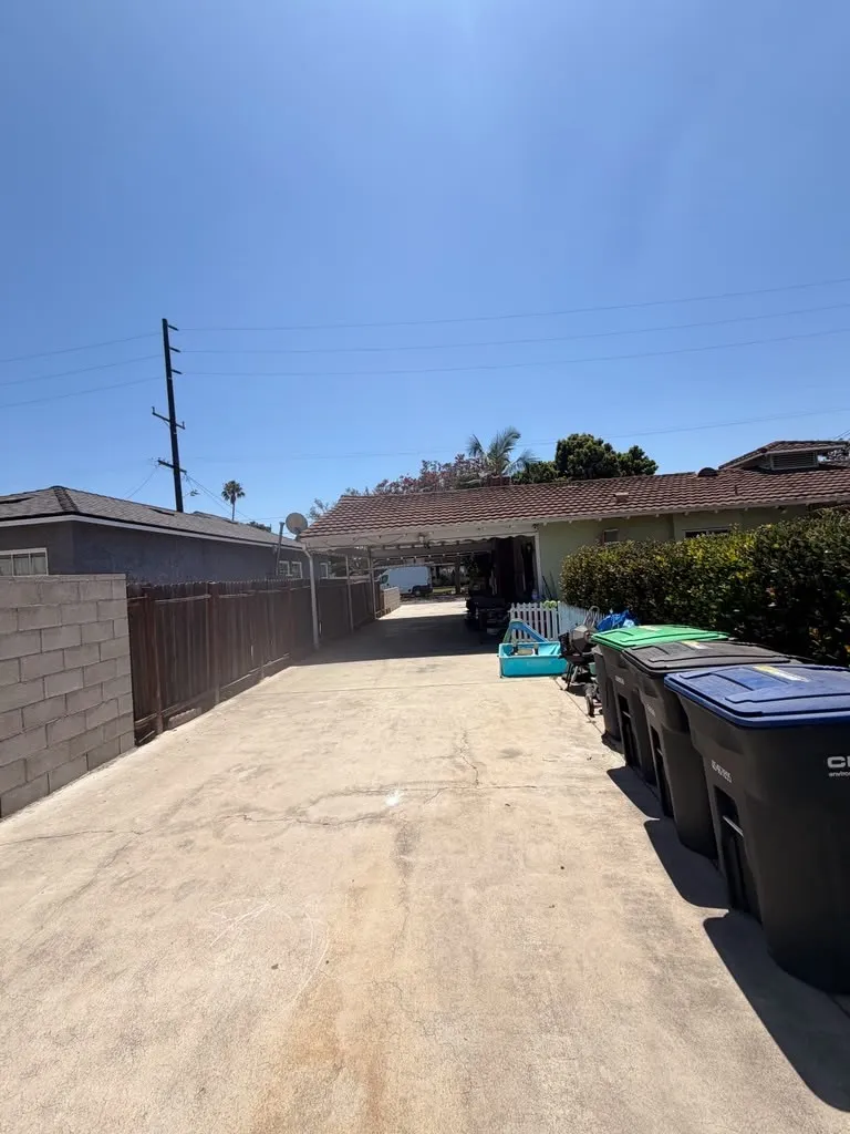 9617 Walnut Bellflower, CA 90706