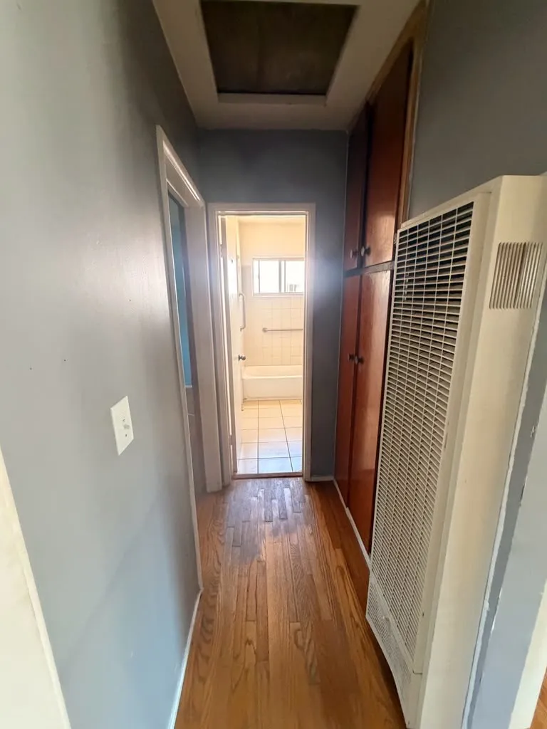 9617 Walnut Bellflower, CA 90706