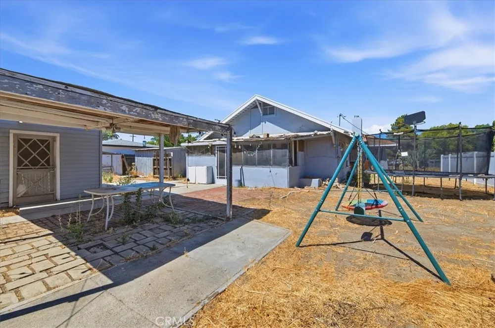 26180 Yale Hemet, CA 92544