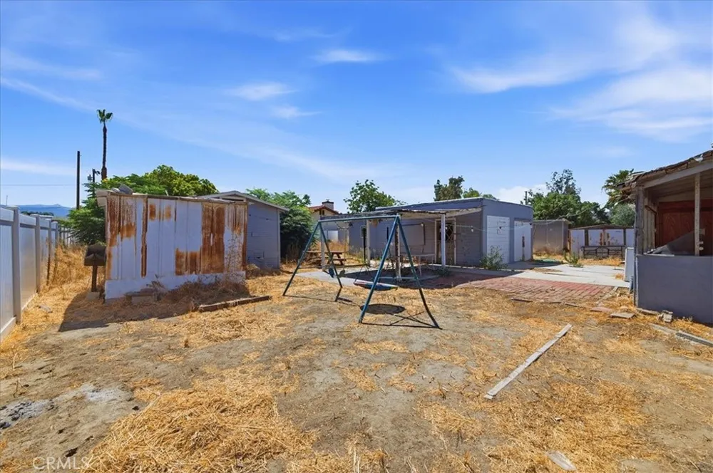 26180 Yale Hemet, CA 92544