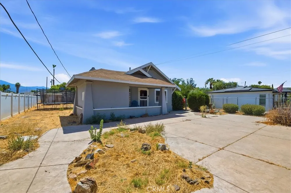 26180 Yale Hemet, CA 92544
