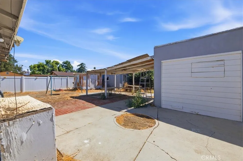 26180 Yale Hemet, CA 92544