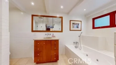 3205 Bayview Drive Manhattan Beach, CA 90266