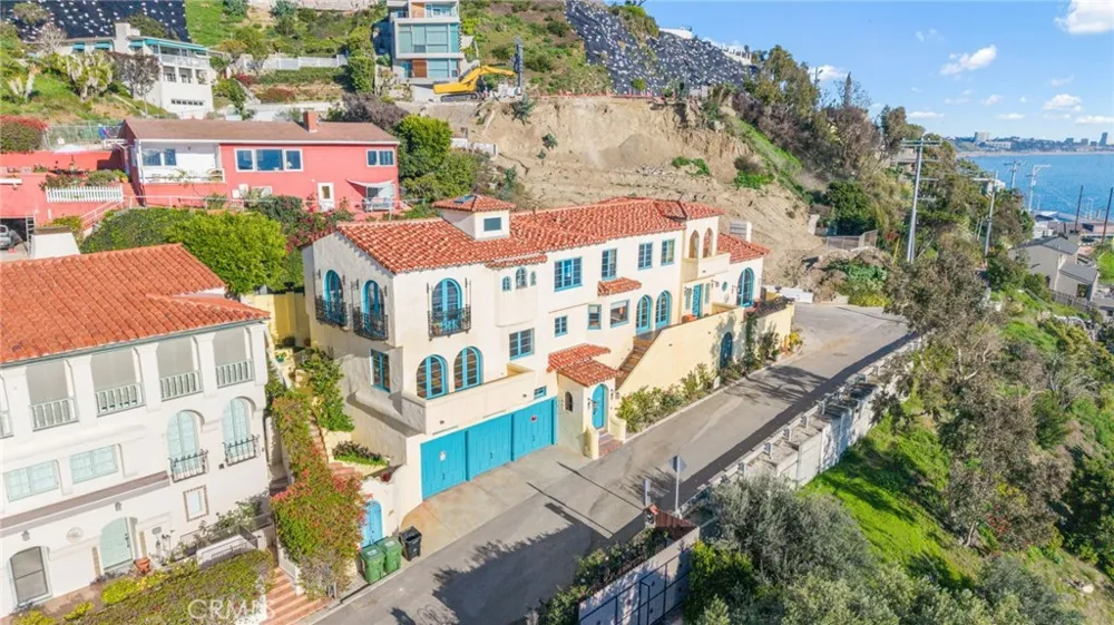 17501 Castellammare Pacific Palisades, CA 90272