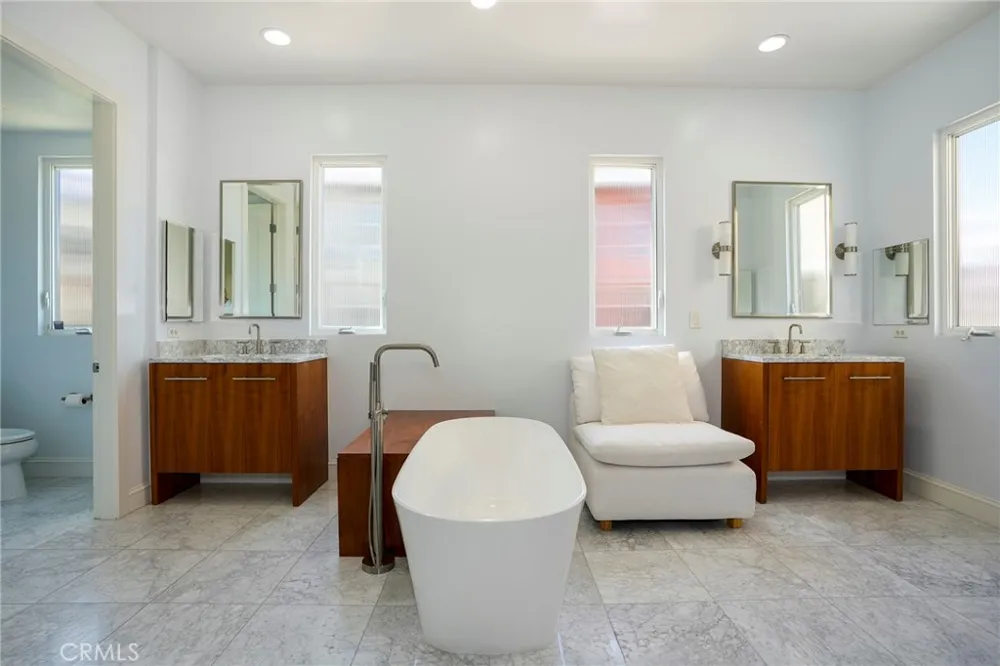 13011 Discovery Creek Playa Vista, CA 90094