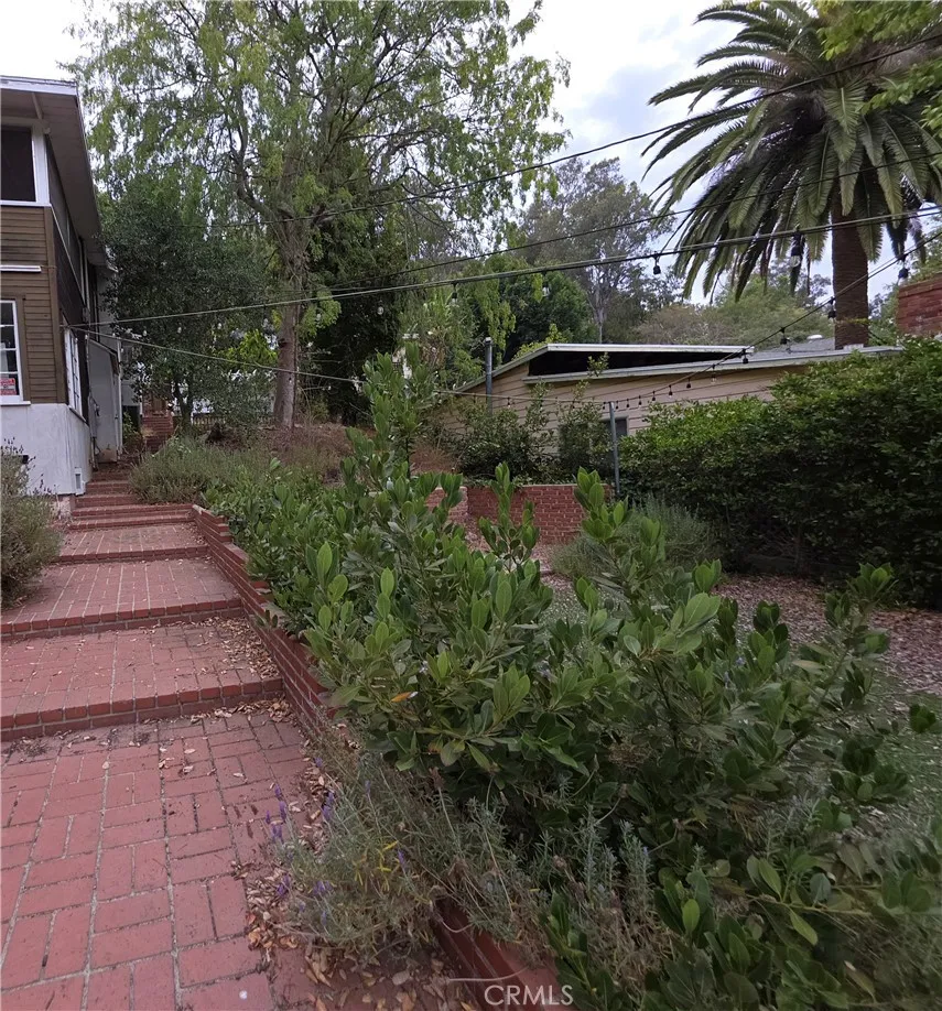 8709 Lookout Mountain Los Angeles, CA 90046
