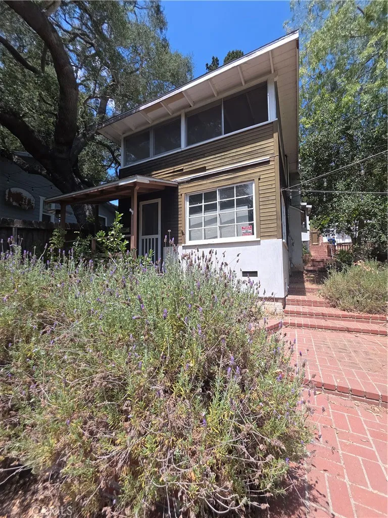8709 Lookout Mountain Los Angeles, CA 90046