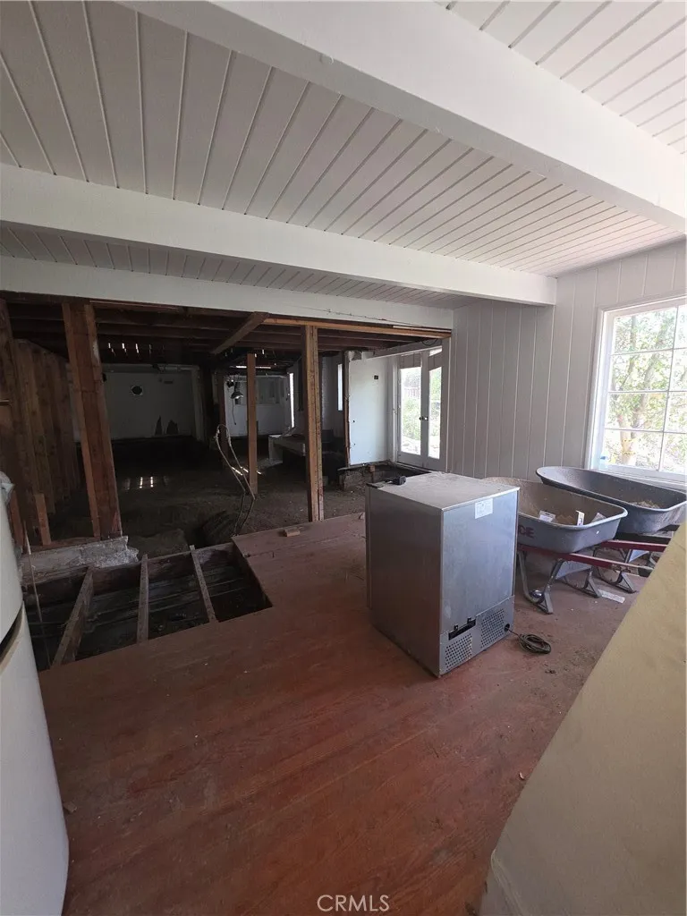 8709 Lookout Mountain Los Angeles, CA 90046
