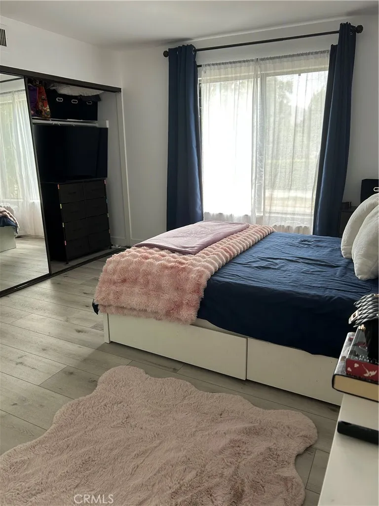 11300 Foothill Boulevard #19 Sylmar, CA 91342