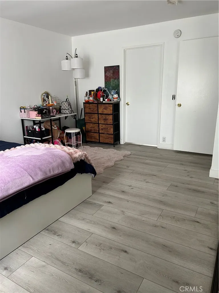 11300 Foothill Boulevard #19 Sylmar, CA 91342