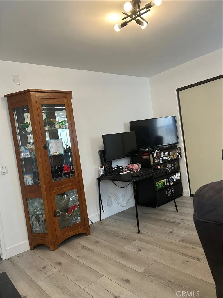 11300 Foothill Boulevard #19 Sylmar, CA 91342